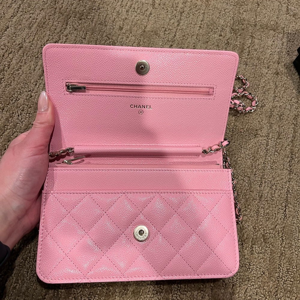 NEW Authentic Chanel Wallet on chain WOC - Rose and light gold hardware - Picture 4 of 7